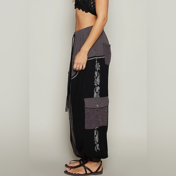 POL Crochet NWOT Solid Pattern Thermal Knitted Bottom Floral Embroidery- SMALL - Picture 3 of 13